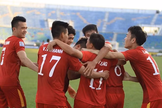 Trọng Hoàng tỏa sáng, tuyển Việt Nam chạm tay vào vé bán kết ảnh 1