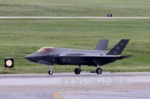 Chiến đấu cơ tàng hình F-35A Mỹ hạ cánh khẩn cấp tại Okinawa ảnh 1