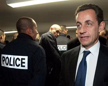 Cựu Tổng thống Pháp Sarkozy bị tạm giữ để thẩm vấn ảnh 1