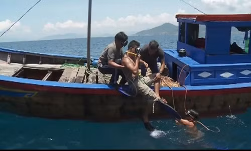Đào tạo thợ lặn giúp ngư dân an tâm bám biển ảnh 1