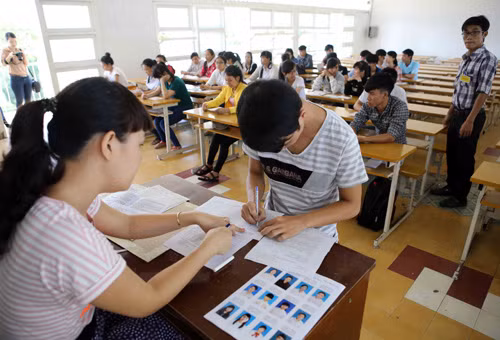 Hơn 570.000 thí sinh dự thi các khối B, C, D và năng khiếu ảnh 1