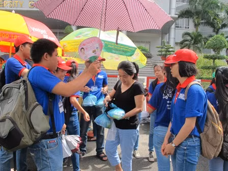 Hàng chục ngàn suất cơm miễn phí cho thí sinh, phụ huynh ảnh 2