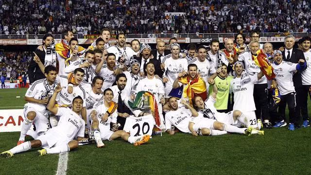 Mestalla một lần nữa vùi chôn Barca ảnh 1