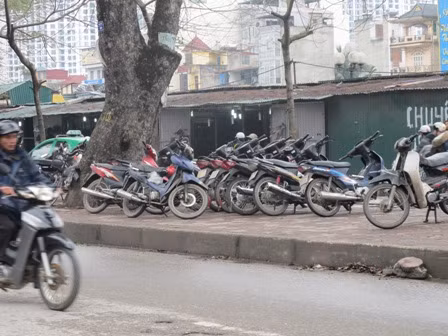 Loạn lấn chiếm vỉa hè tại Hà Nội ảnh 7
