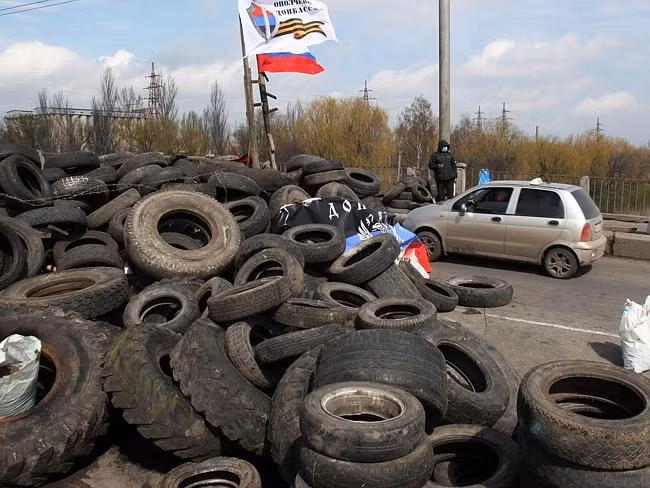 Xe tăng hạng nặng Ukraine rầm rập bao vây Slavyansk ảnh 6