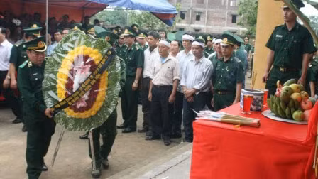 Thăng hàm cho hai chiến sĩ hy sinh tại Cửa khẩu Quảng Ninh ảnh 1