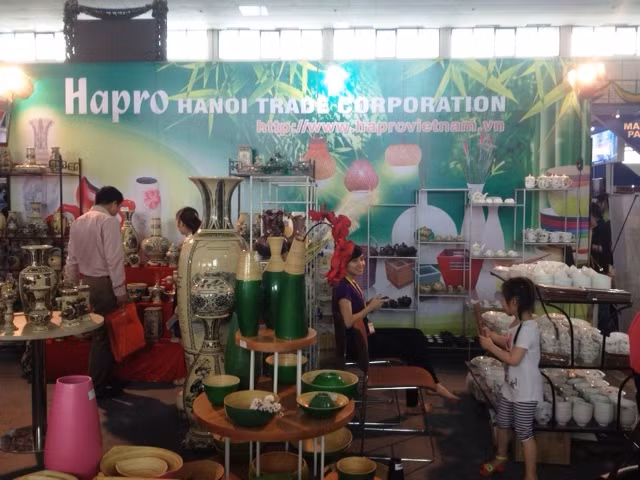 Hàng ngàn khách tham quan Vietnam Expo 2014 ảnh 5