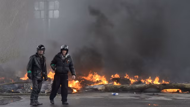 Ukraine chuyển vũ khí hạng nặng tới miền Đông ảnh 1