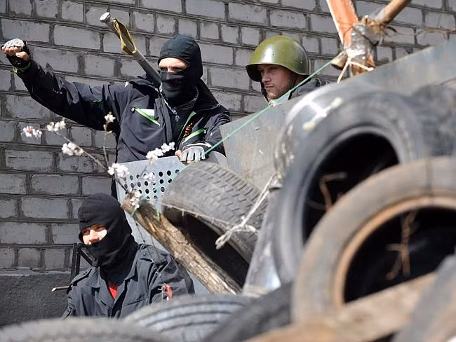 Xe tăng hạng nặng Ukraine rầm rập bao vây Slavyansk ảnh 8