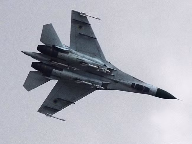 Xe tăng hạng nặng Ukraine rầm rập bao vây Slavyansk ảnh 4