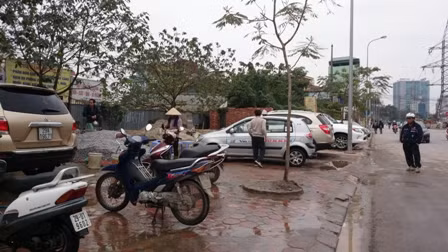 Loạn lấn chiếm vỉa hè tại Hà Nội ảnh 13