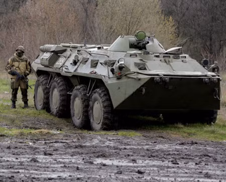Ukraine: Xe quân sự hạng nặng tiến về Slavyansk ảnh 1