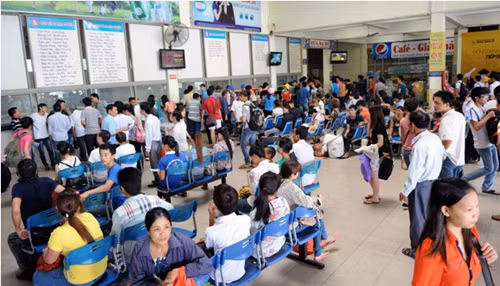 Tăng cường tàu xe dịp 30/4 ảnh 1