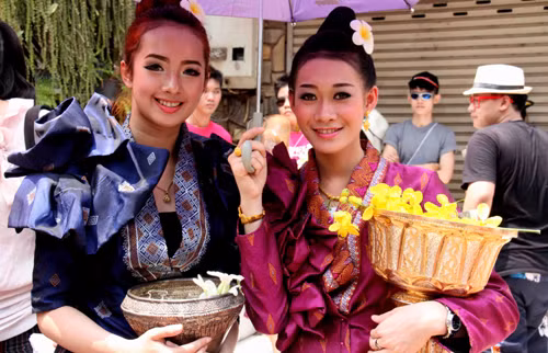 Người Lào vui Tết cổ truyền Bunpimay ảnh 7