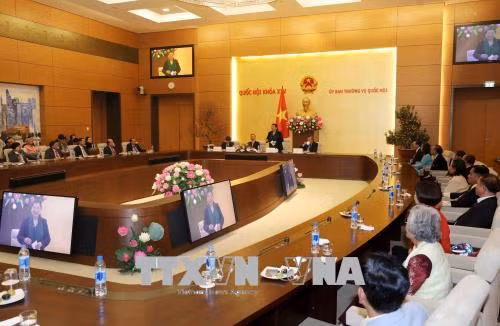Phó Chủ tịch Quốc hội tiếp Đoàn cựu giáo viên kiều bào tại Thái Lan ảnh 1