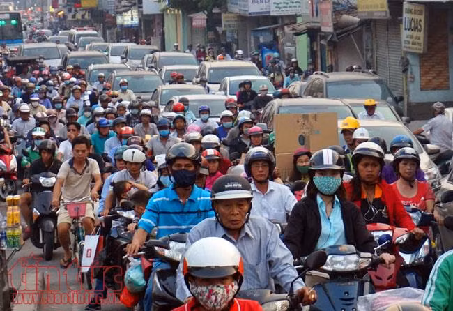 Nhiều tuyến đường TP Hồ Chí Minh ùn tắc những ngày giáp Tết ảnh 2