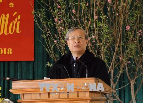 Đồng chí Trần Quốc Vượng chúc Tết nhân dân vùng bị thiên tai ở Yên Bái ảnh 1