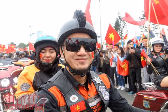Dàn mô tô 'khủng' đón đoàn U23 Viêt Nam ảnh 3