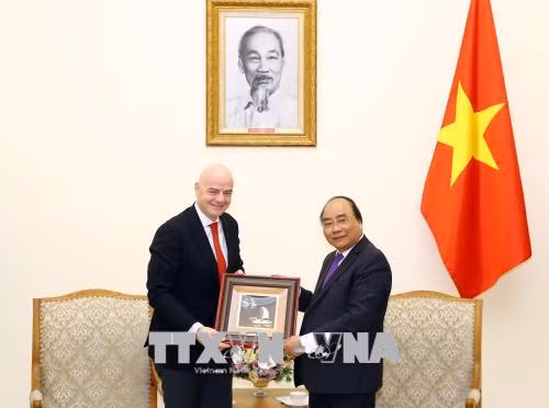Thủ tướng Nguyễn Xuân Phúc dời chuyến bay để tiếp Chủ tịch FIFA ảnh 3