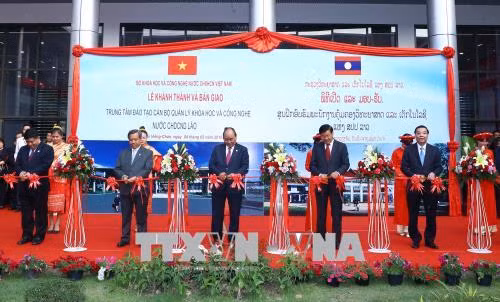 Thủ tướng dự Lễ khánh thành Trung tâm Đào tạo cán bộ khoa học công nghệ Lào ảnh 1