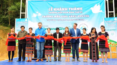 Sữa Cô Gái Hà Lan khánh thành trường học Đèn Đom Đóm thứ 21 ảnh 1