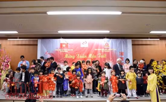  Cộng đồng người Việt tại nhiều nước đón Xuân Mậu Tuất đúng ngày thành lập Đảng ảnh 1