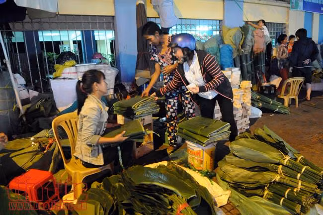 Chợ lá dong, lá chuối tồn tại nửa thế kỷ, chỉ nhóm họp mỗi năm một lần ảnh 1