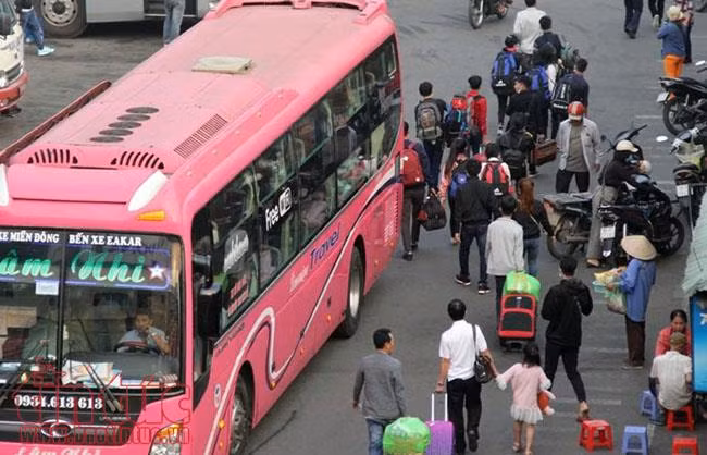Bến xe Miền Đông có hai chuyến xe miễn phí đêm giao thừa ảnh 1