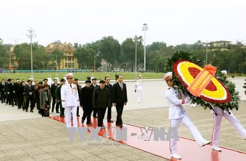 Lãnh đạo Đảng, Nhà nước viếng Lăng Chủ tịch Hồ Chí Minh ảnh 1