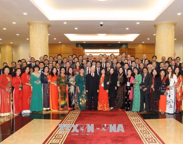 Tổng Bí thư tiếp đoàn kiều bào tiêu biểu về đón Xuân Quê hương 2018 ảnh 1