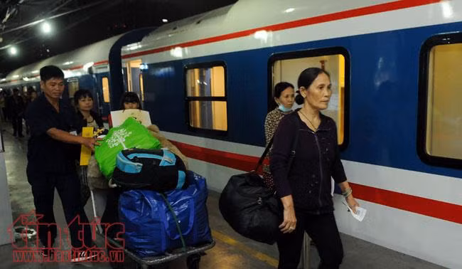 Giá vé xe Tết 'nhảy múa', ga Sài Gòn vẫn còn vé ngày cận Tết ảnh 6