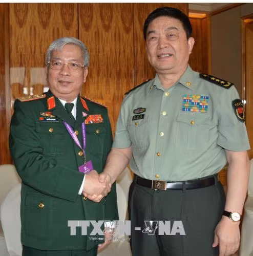 Thứ trưởng Nguyễn Chí Vịnh tiếp xúc song phương bên lề ADMM tại Singapore ảnh 2