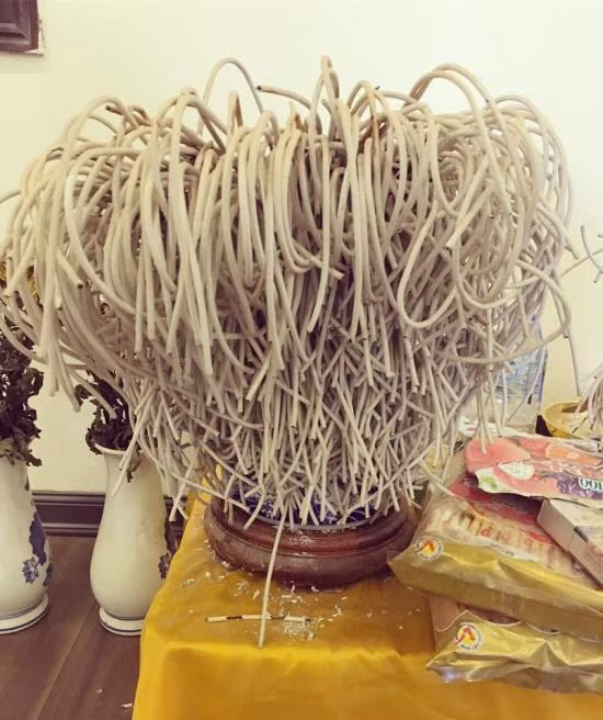 Những điều phải biết khi dọn dẹp bàn thờ cuối năm, đón Tết Nguyên đán Mậu Tuất ảnh 1