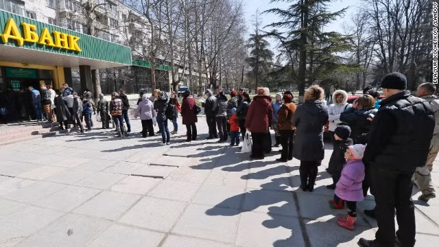 Người Crimea ăn mừng ngay trong đêm ảnh 8