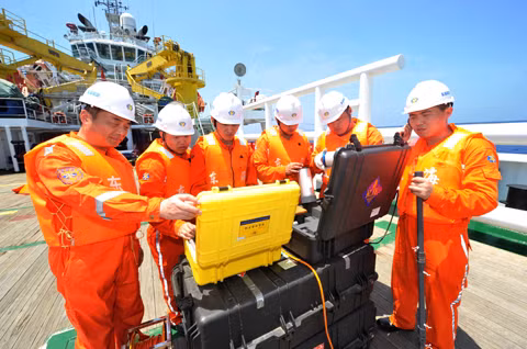  Trung Quốc điều thêm tàu chiến tìm máy bay Malaysia ảnh 1
