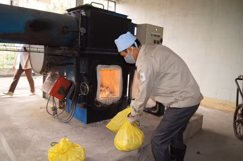 Khó khăn trong xử lý chất thải y tế ảnh 1