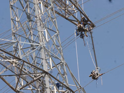 Trên công trình đường dây 500 kV Plâycu - Mỹ Phước - Cầu Bông ảnh 1
