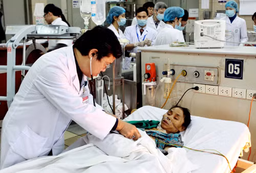 Tăng cường phối hợp với y tế tư nhân để giảm tải bệnh viện công ảnh 1