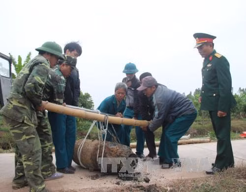 Phát hiện quả bom nặng 450 kg tại Hưng Yên ảnh 1