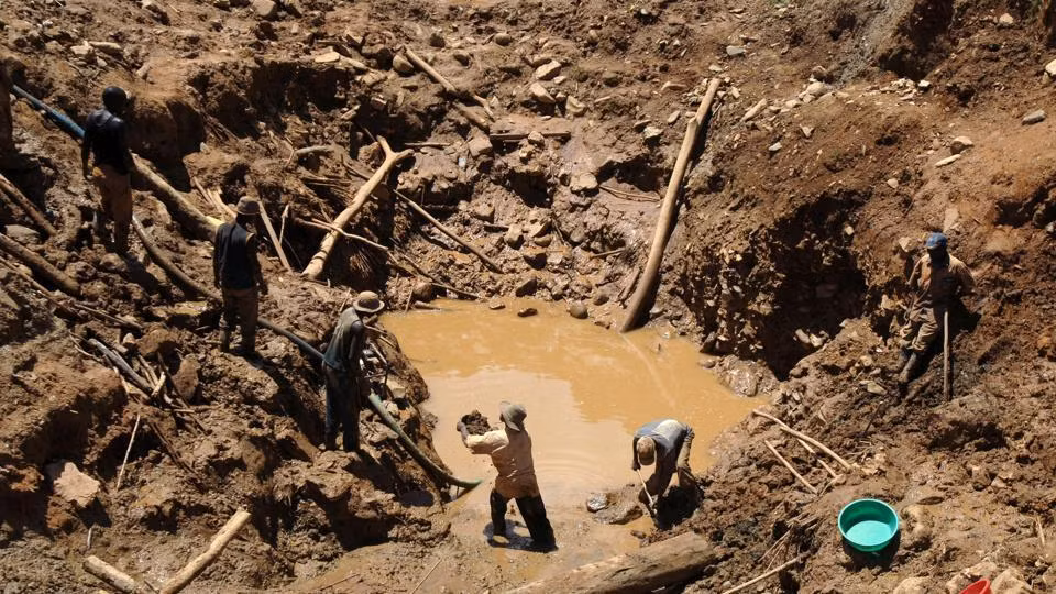 Ít nhất 20 người thiệt mạng trong vụ sập mỏ vàng ở Congo ảnh 1
