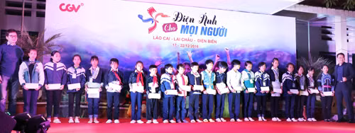 Hơn 3.000 học sinh dân tộc nội trú được xem phim miễn phí ảnh 2