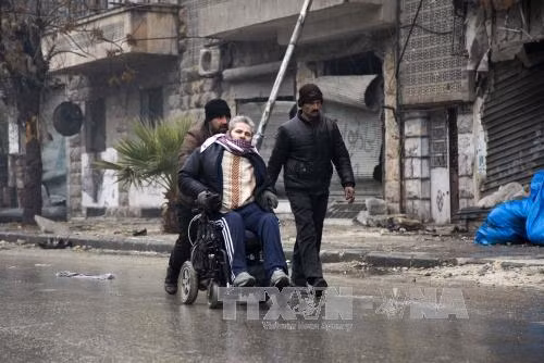 Syria: Hàng nghìn phiến quân và dân thường rời Đông Aleppo ảnh 1