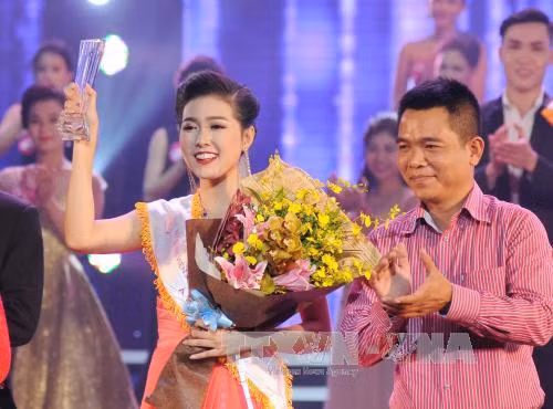 Nữ sinh Đà Nẵng đăng quang Hoa khôi VMU 2016 ảnh 3