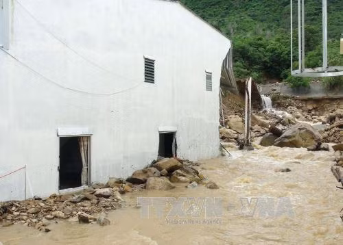 Khắc phục sự cố vỡ kênh thoát lũ Đường Đệ ở Nha Trang ảnh 2