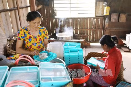 Bếp cơm miễn phí cho học sinh nghèo miền biển ảnh 1