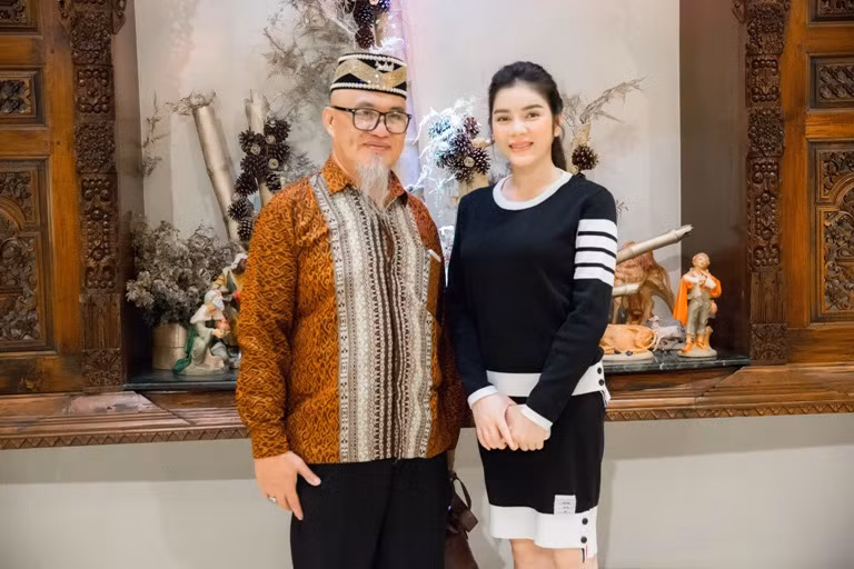 Lý Nhã Kỳ được nhà Vua chào đón nồng nhiệt ảnh 7