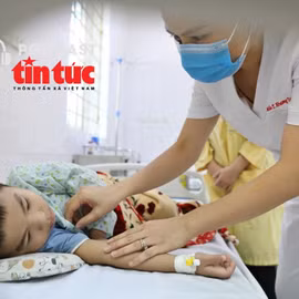Chăm sóc trẻ nhỏ mắc sốt xuất huyết đúng cách