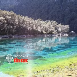 Kỳ lạ hồ nước trong nhất thế giới, nơi du khách phải lau giày khi tới thăm
