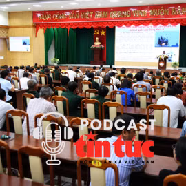 Cảnh sát biển tuyên truyền cho hơn 300 cán bộ và ngư dân về chống khai thác IUU trên địa bàn huyện Long Điền, tỉnh Bà Rịa - Vũng Tàu.