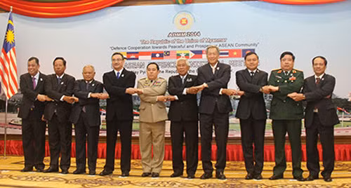 ASEAN xúc tiến lập “đường dây nóng” quốc phòng ảnh 1